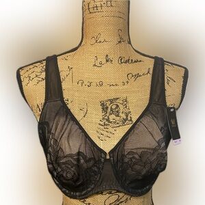 NWT Elegant Black Lace Bra